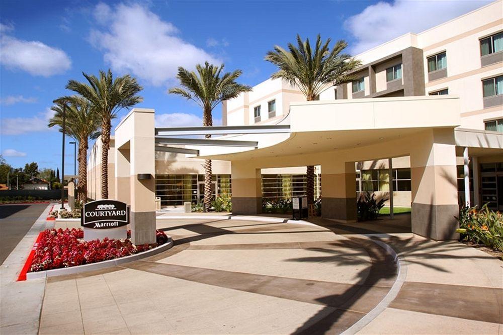 Courtyard By Marriott Orange County