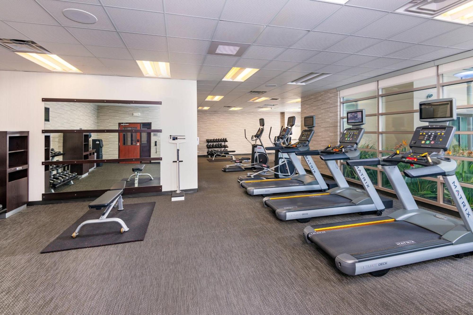 Courtyard By Marriott Orange County 3*