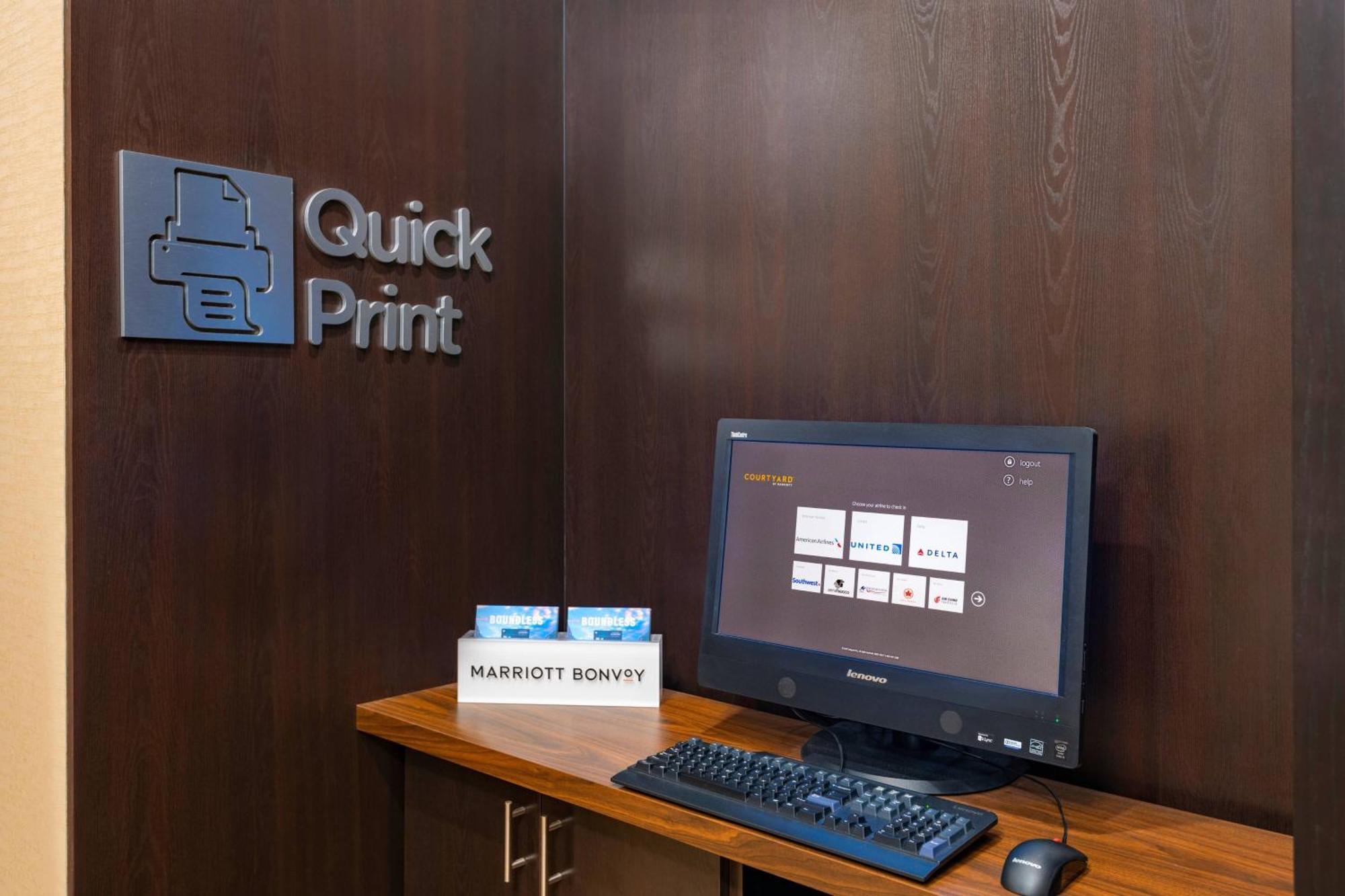 Hotel Courtyard By Marriott Orange County 3*