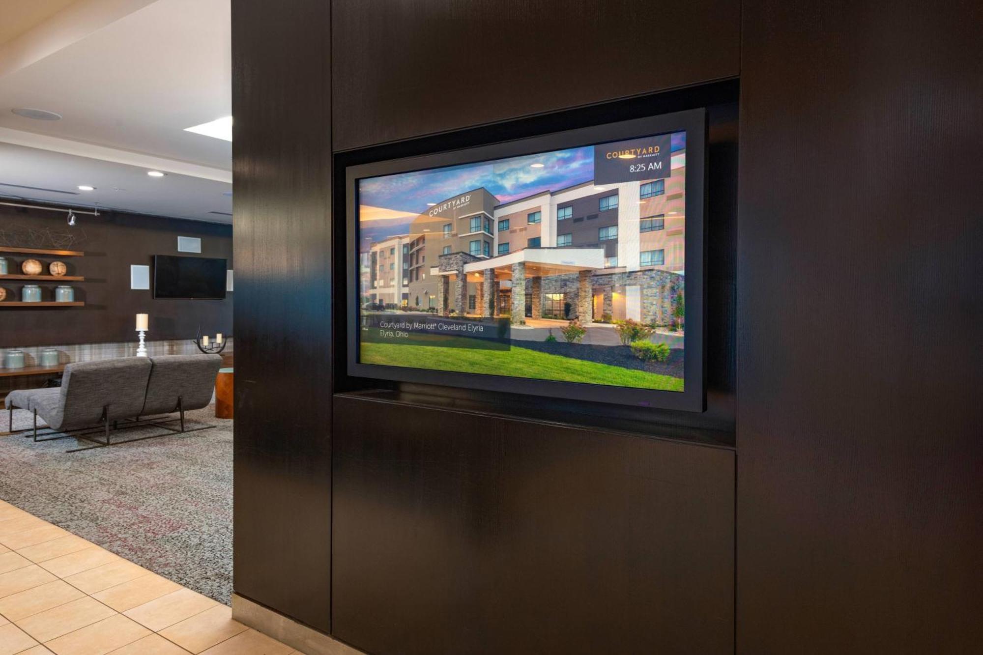 Courtyard By Marriott Orange County 3*
