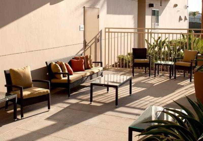 Courtyard By Marriott Orange County Hotel