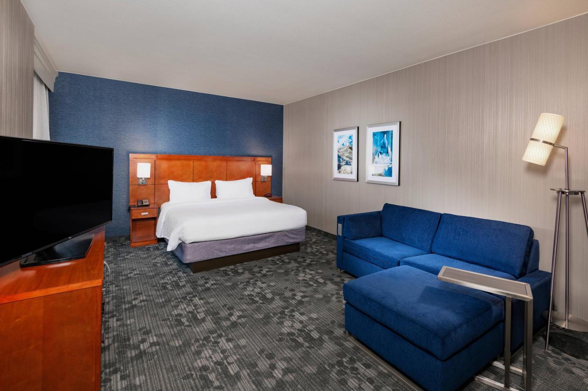 Courtyard By Marriott Orange County Hotel 3*